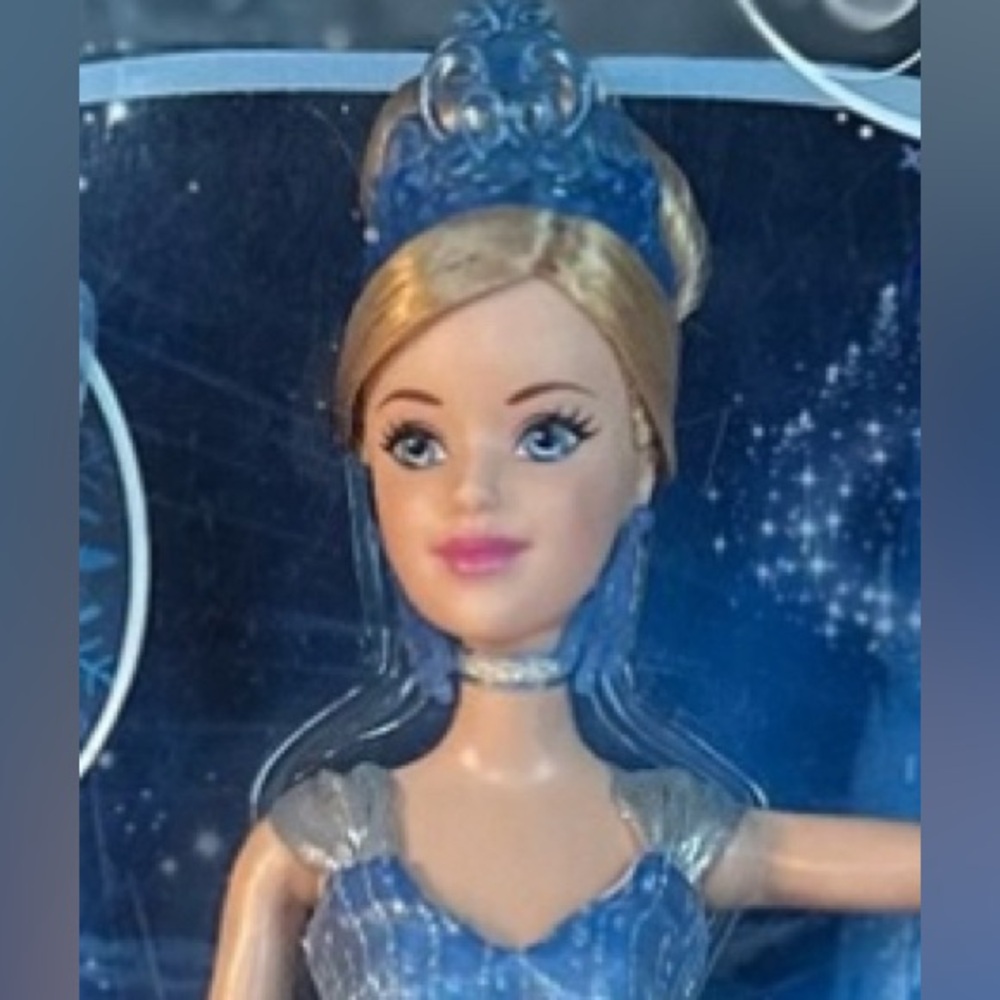 Disney Cinderella Holiday Princess 2012.🩵🩵🩵 NRFB